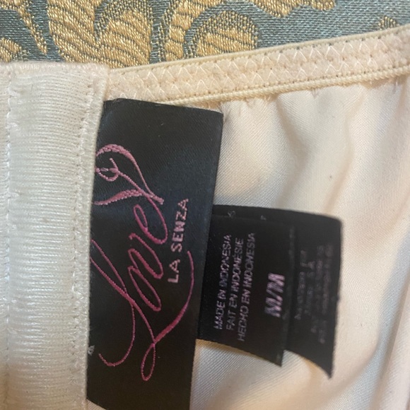 La Senza ivory pink satin and lace corset - Picture 3 of 3